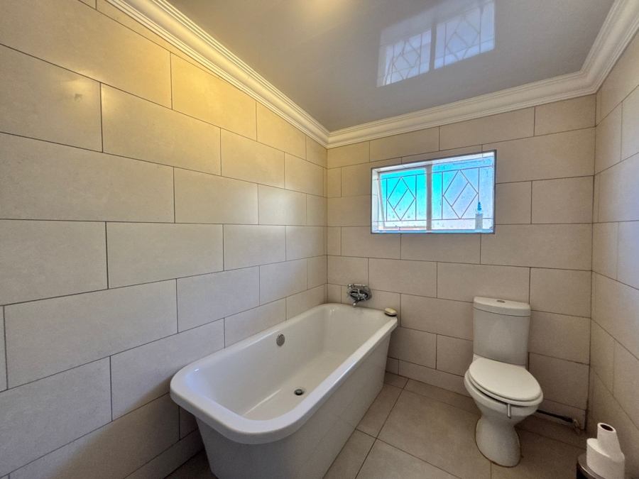3 Bedroom Property for Sale in Flamwood North West
